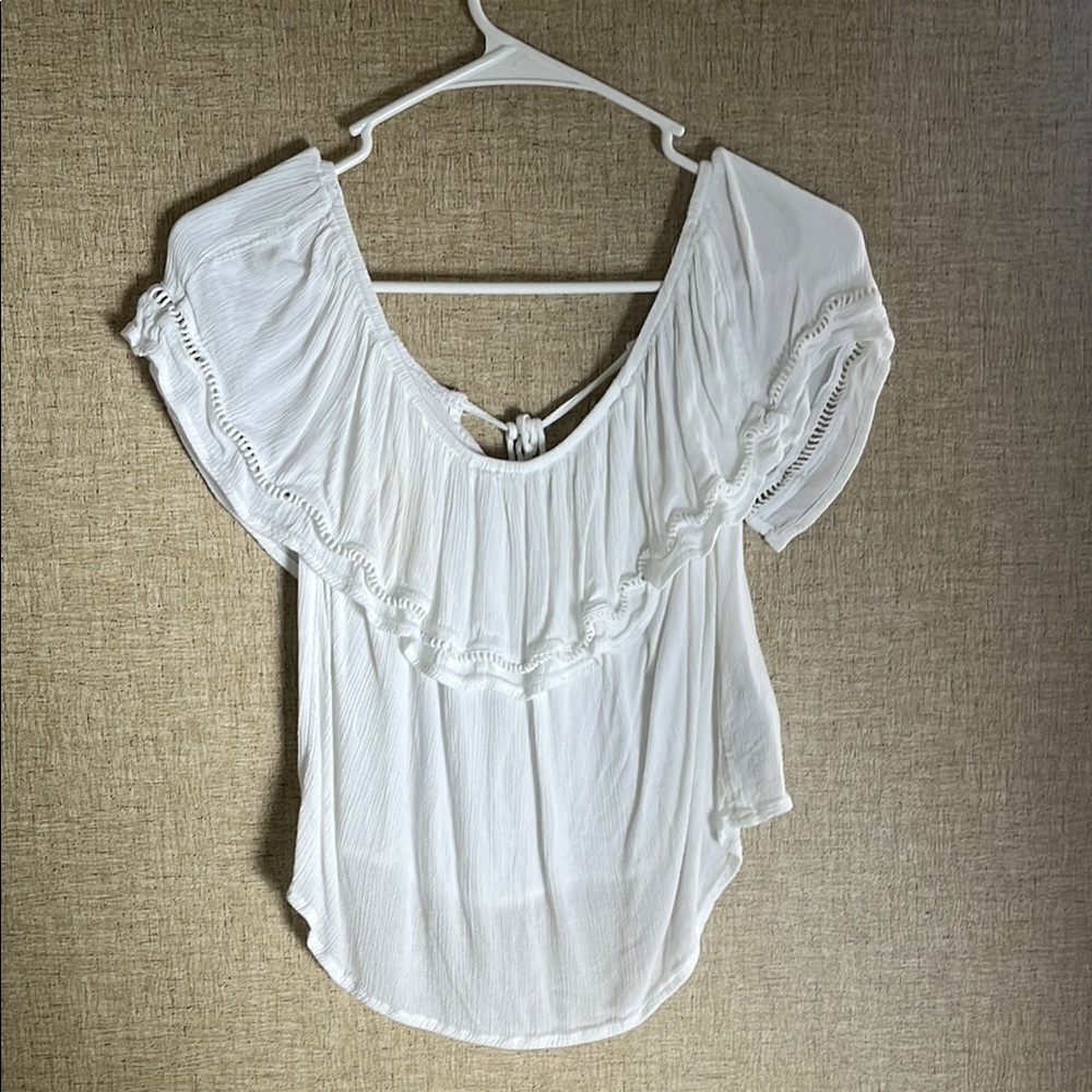 Hollister White Puff Sleeve Ruffled Blouse